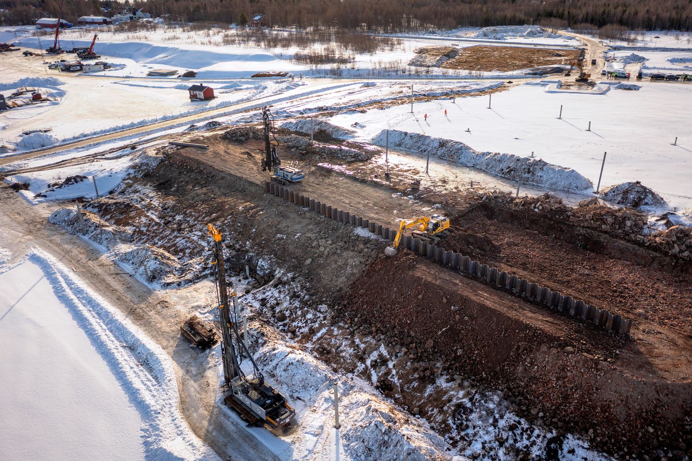 Pågående markanläggningsarbete i Köpmanholmen den 13 februari 2023.